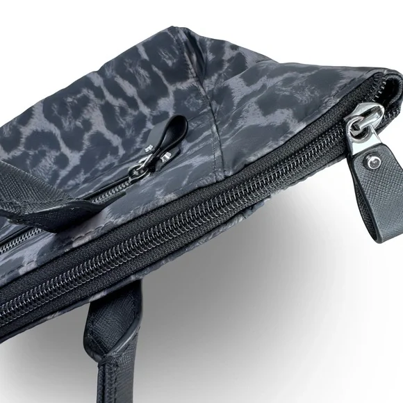 Michael Kors Leopard Print Travel Tote NWT Carry On Luggage Sleeve Shoulder Bag - Picture 11 of 11